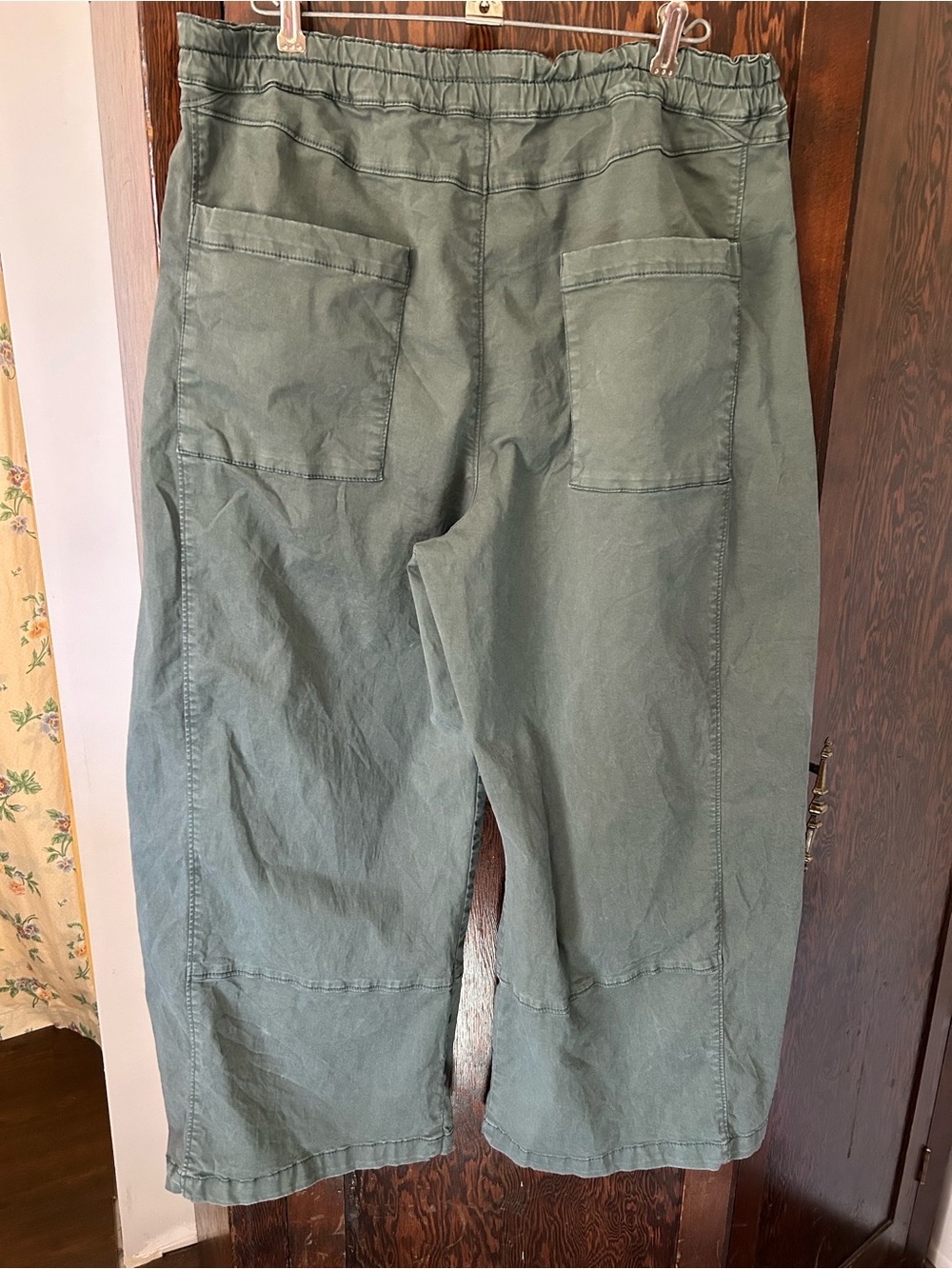 Pilcro Izzie Barrel Pants - Picture 2 of 4